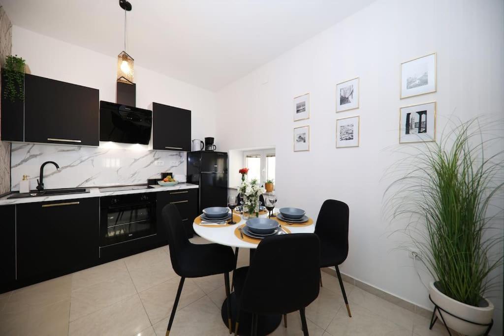 “Minipalais” Apartment In The Heart Of زادار المظهر الخارجي الصورة